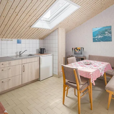 Cozy In With Kitchen Apartment Porec